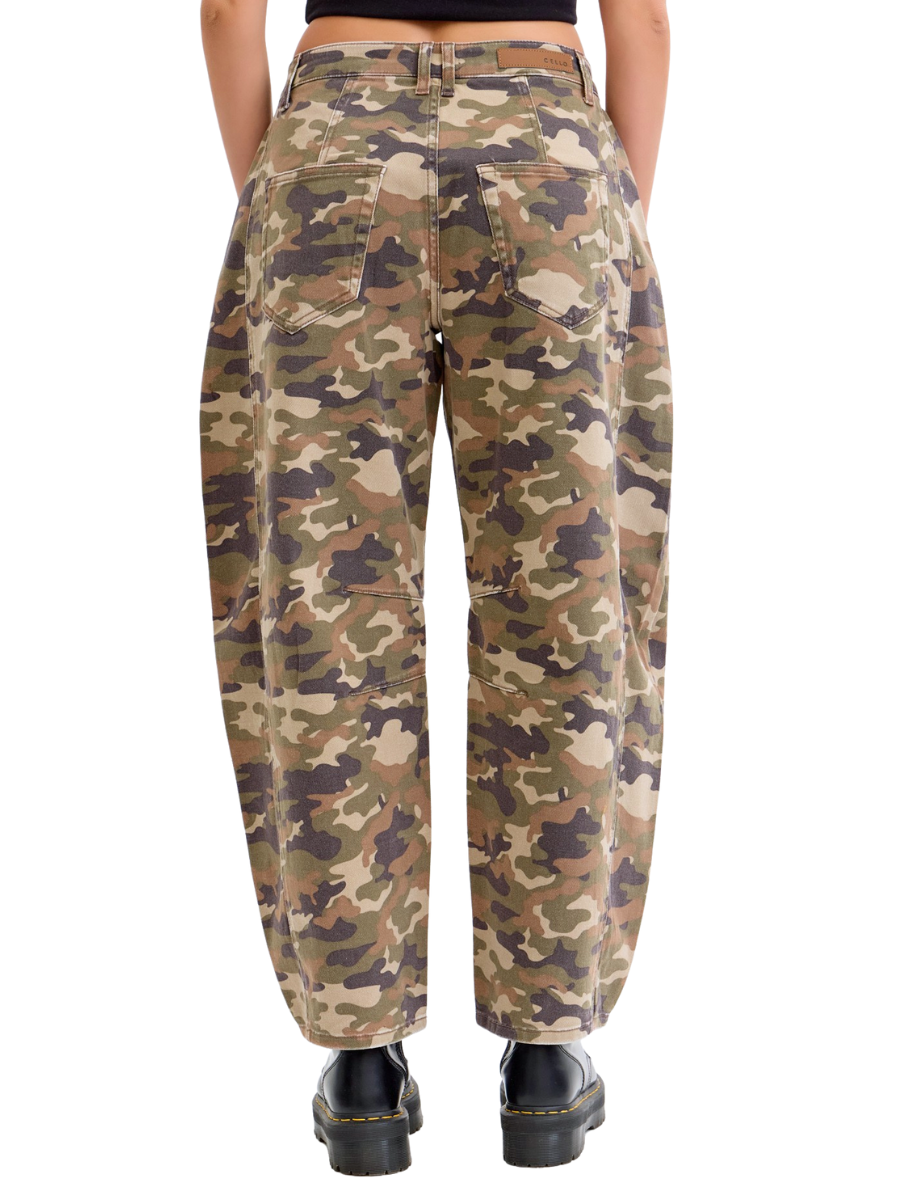 Camo Mid Waisted Barrel Jeans